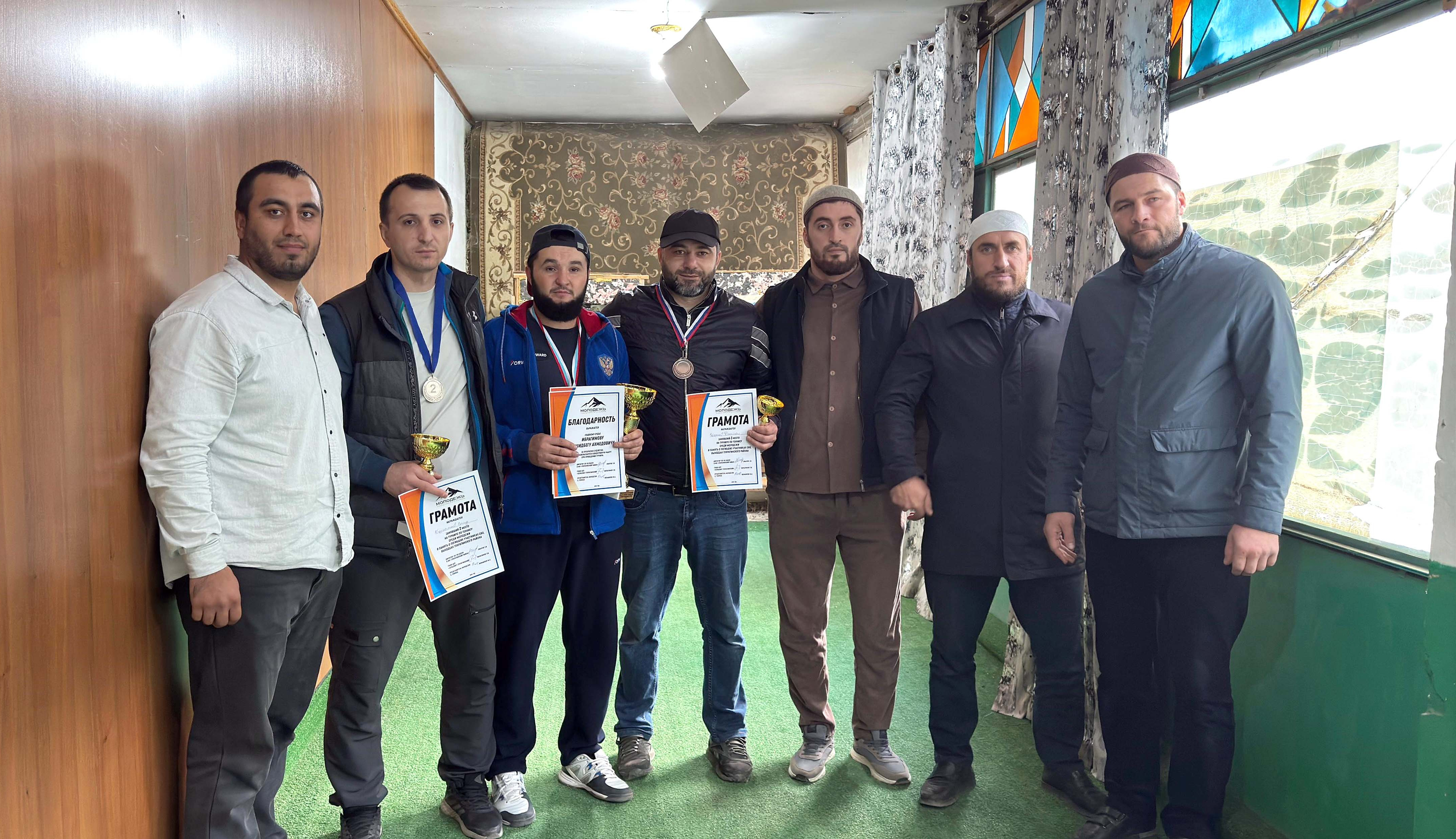 В Тлярате почтили память погибших участников СВО проведением турнира по теннису
